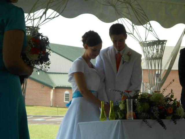 Hace un mes que mi hermana se casa.