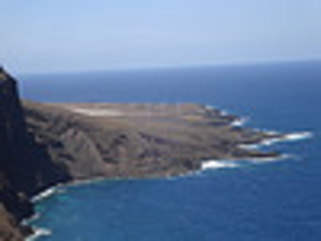 Columbus arrives in Canary Islands