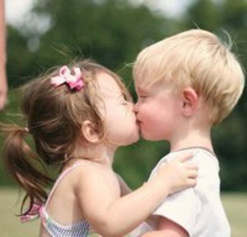 MI PRIMER BESITO AAAAAAAAA