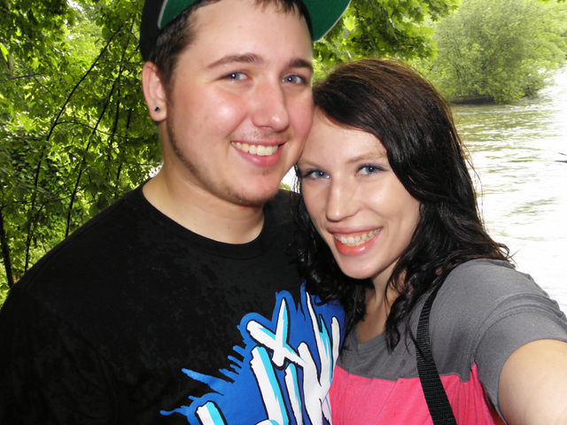 Hace ocho meses que estoy con mi novio Mark.  Lo amo mucho.