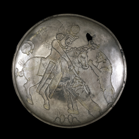 Plate with king hunting lions