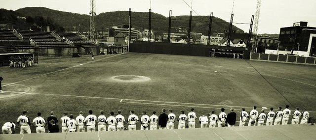 Hace un año que, el equipo de béisbol IUP fue a los Playoffs de PSAC en Johnstown, Pensilvania. Fue una época muy divertida.