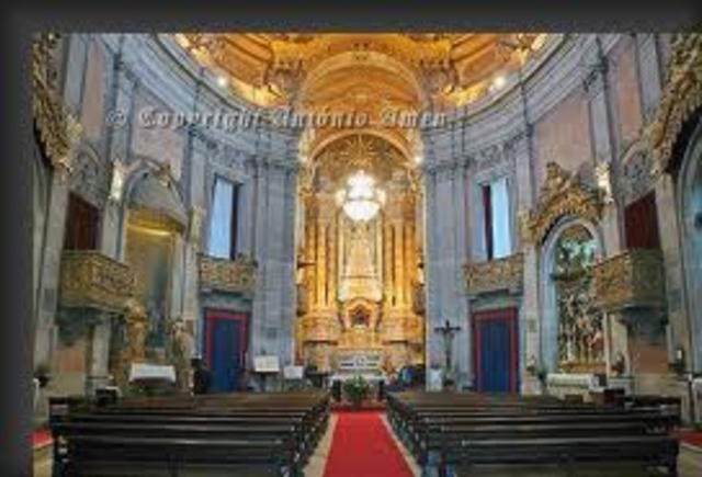 Início da construção da Igreja dos Clérigos