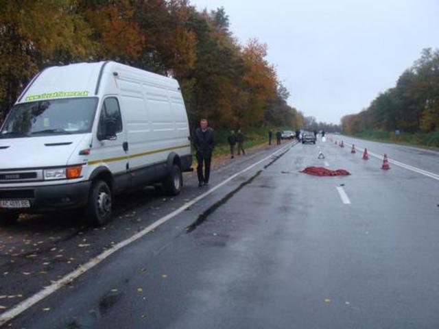 У Калинівському районі 24-річну жінку збили на смерть
