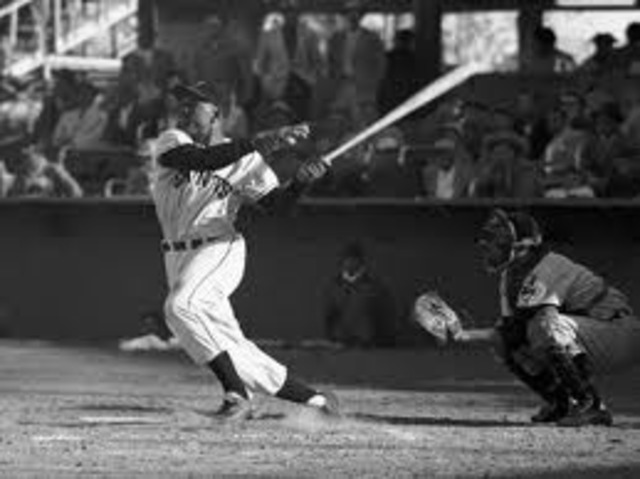 Willie Mays hits four homers in one game against the Braves in Milwaukee, accounting for eight RBIs.