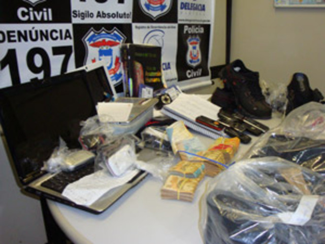 Candidatos envolvidos em esquema de cola eletrônica são liberados