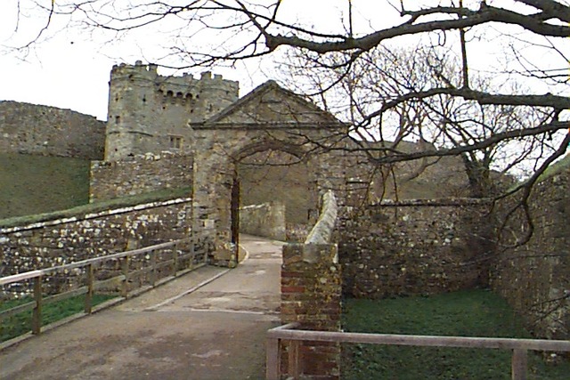 Carisbrook Castle