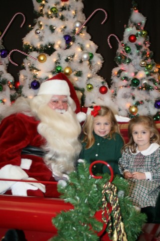 Christmas  (Carson almost 6 / Mallory 3)