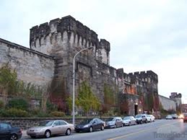 Al Capone jailed for first time in Philadelphia's Eastern State Penitentiary for carrying concealed deadly weapons (18/May/1929---17/March/1930)