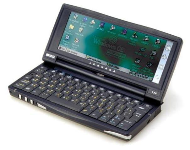 se distribuye la primera minicomputadora