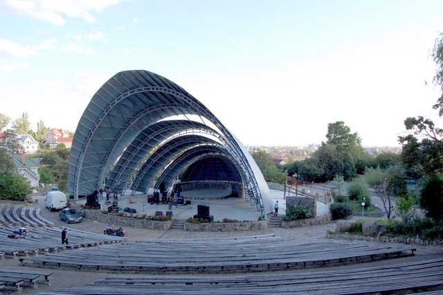 Строительство Амфитеатра