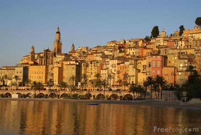 Ella fue a France en Paris.