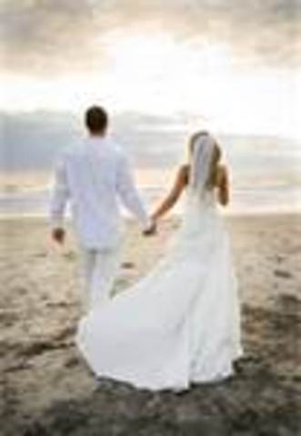 Daisy marries Tom Buchanan