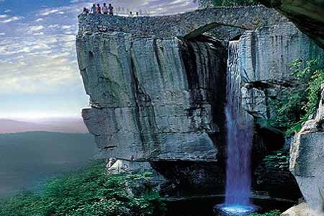 Rosecrans withdraws forces to Chattanooga