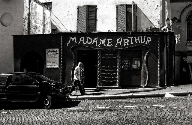 Transitions from painting to music