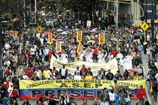 El 14 de septiembre de 1977 afrontó un Paro Cívico Nacional