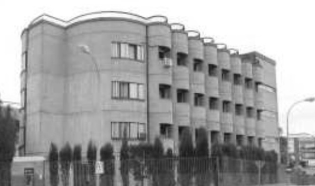 Estudió en la escuela de Magisterio (Huelva)