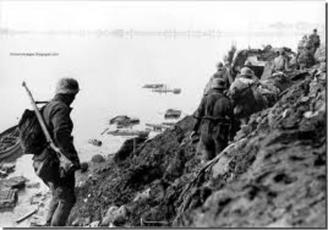 Germans attack russia in east purrsia