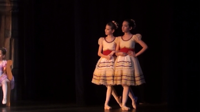 Minha primeira apresentação de ballet na ponta (Camila)