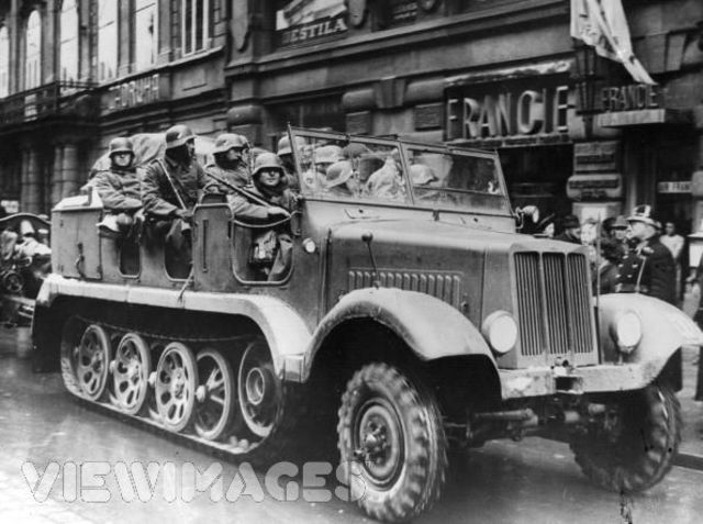 Germany declares war on neutral Belgium.