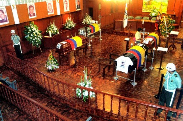 Asesinan a once de los doce diputados del Valle.