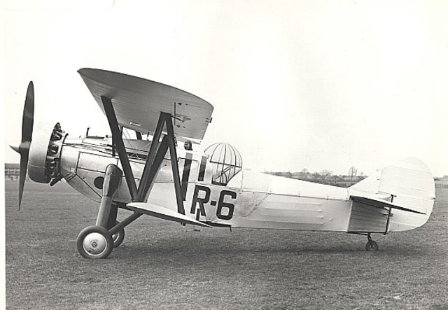 First rotating enclosed gun turret
