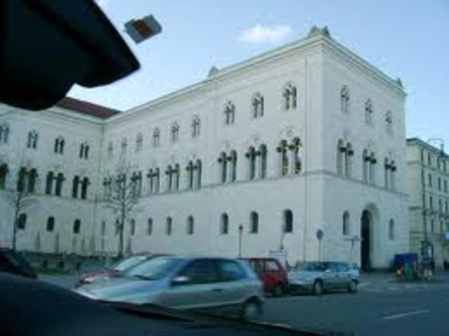 Richard goes to universtity