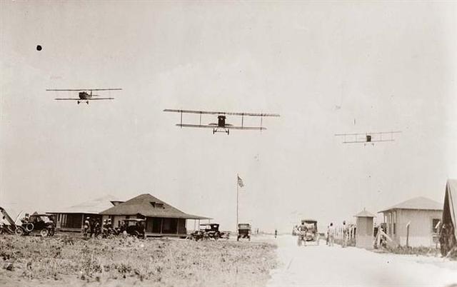 Germany declares war on Russia.