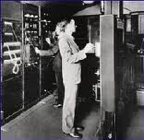 John Bardeen, Walter Brattain & Wiliam ShockleyThe Transistor