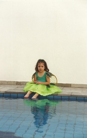 Fantasiada de Sininho (Letícia)