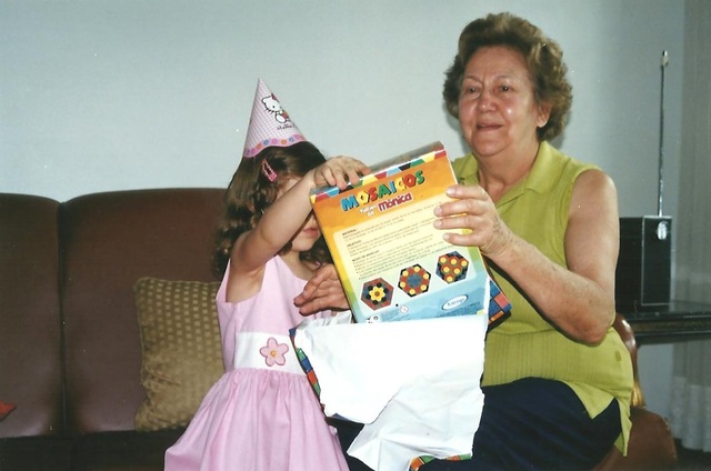 Abrindo os presentes de aniversário (Letícia)