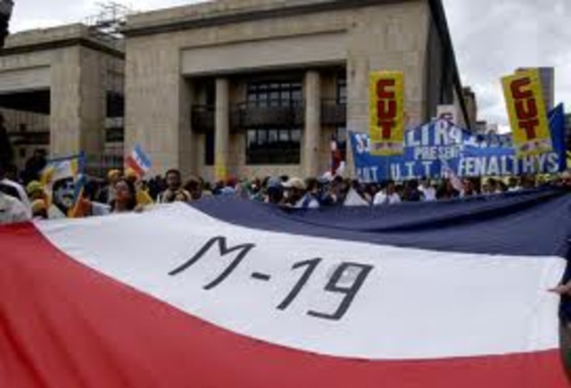 EL M-19 SE TOMA EL PALACIO DE JUSTICIA