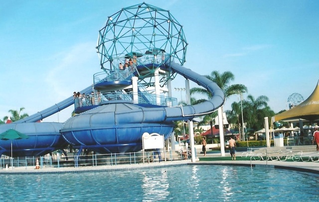 Wet'n Wild (Letícia)