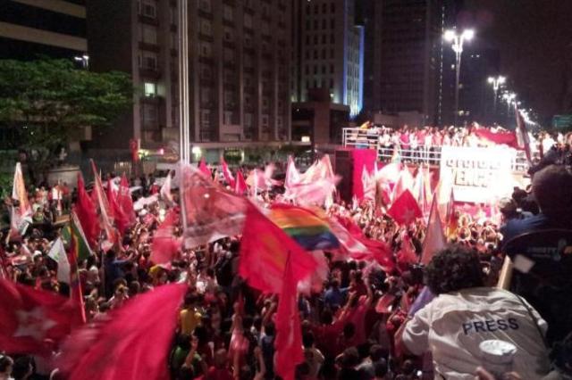 Festa da vitória de Fernando Haddad toma Avenida Paulista