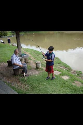 Guilherme e seus tios vão pescar