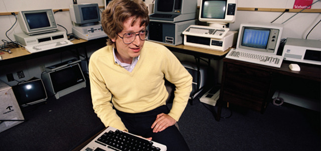 Bill Gates announces Microsoft Windows