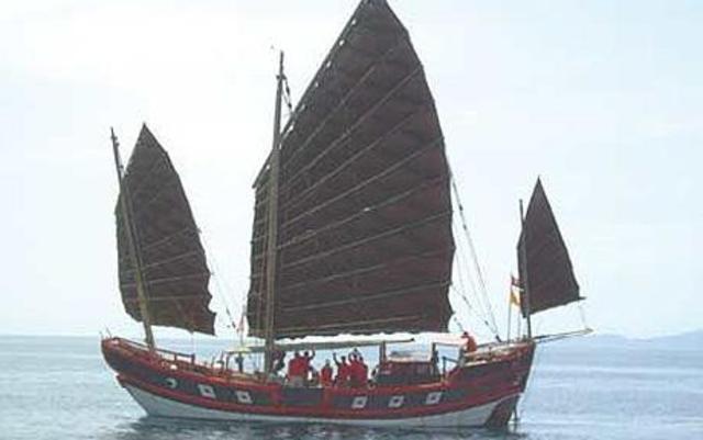 The first Chinease ships reach Africa.