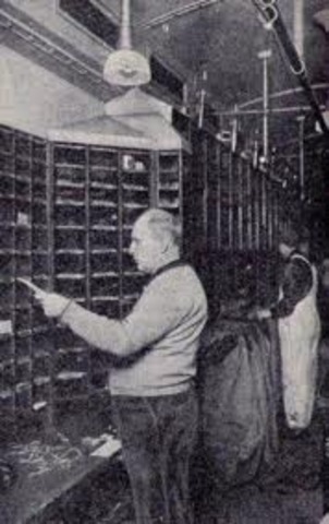 the first Mail service starts bettween San Fransico and New York