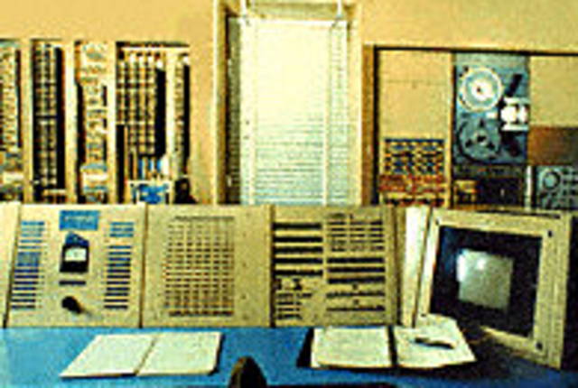 MIT researchers built the TX-0.