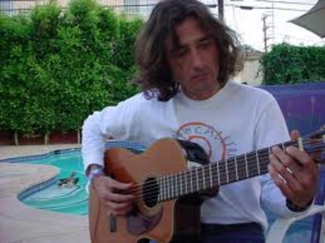 decides to leave the band