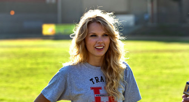 Taylor Swift acts in Valentines Day