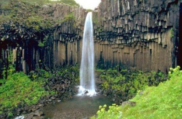 Базальтовые колонны