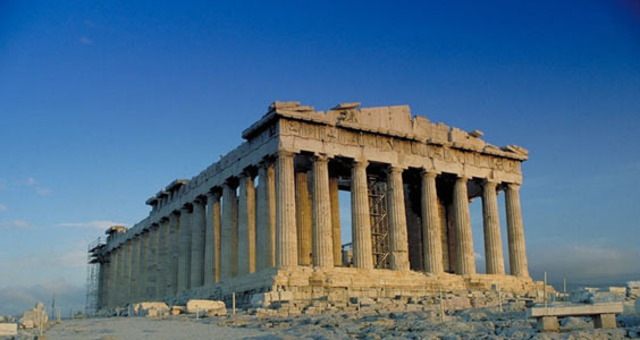 Work on the parthenon begins