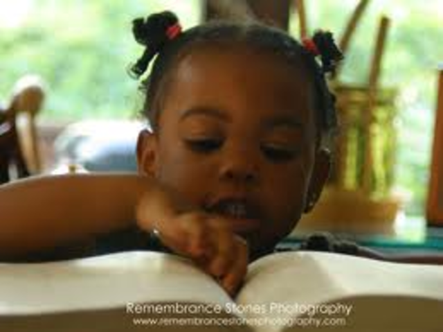 Jahnaya commence a lire