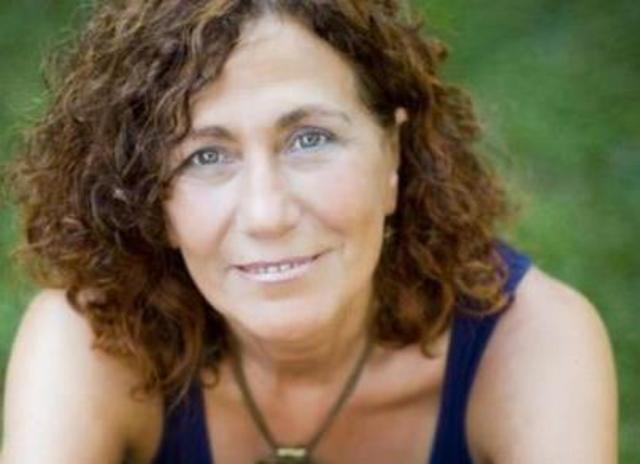 DISEÑADORA MARIA ELENA VILLAMIL