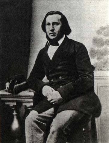 В возрасте 8 лет,Аксаков поступил в Казанскую гимназию