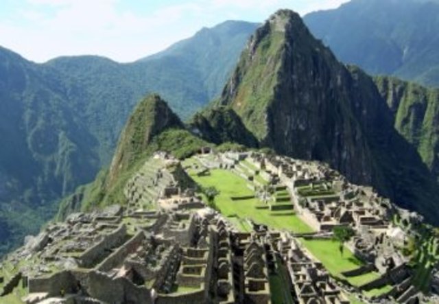 The Incas settle in Peru