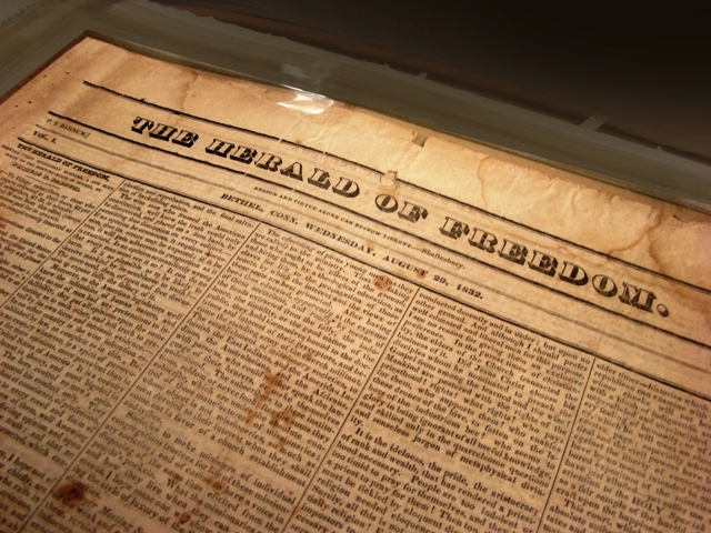 Phineas publiceert zijn eerste krant op negentienjarige leeftijd