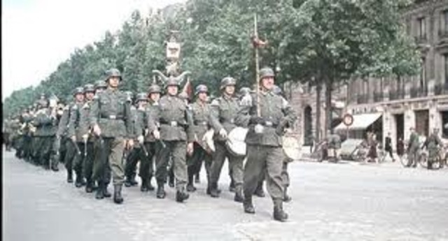 Germans attack Paris