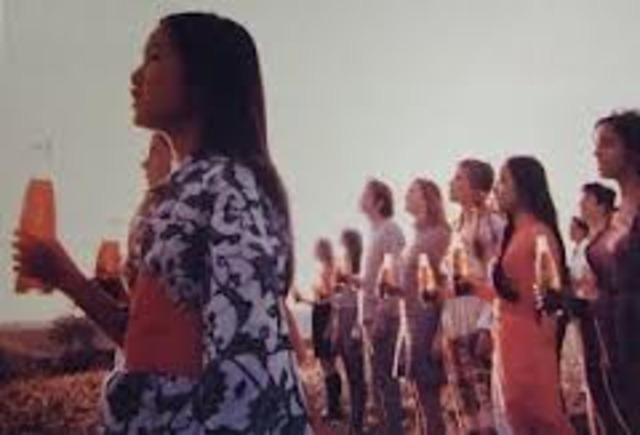 Coca Cola teaches the world to sing